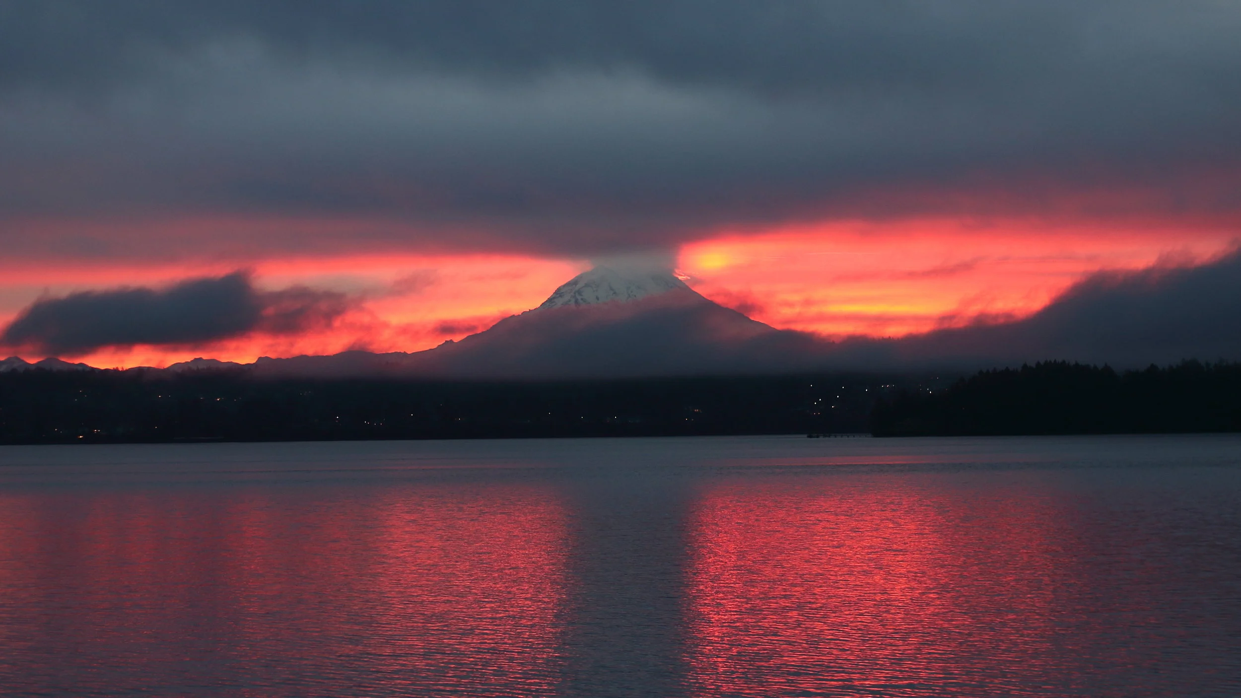 rainier sunrise2019.JPG