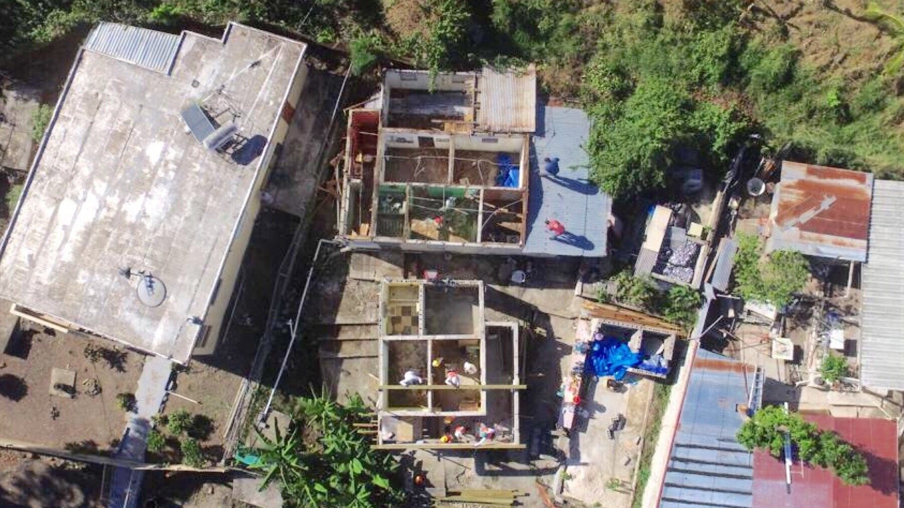  Drone view of the houses of María and her sister Leonor. Photo by Luisel Zayas. 