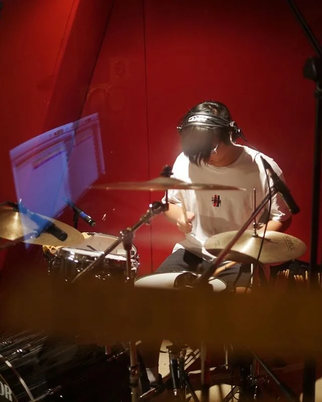 That&rsquo;s drums!
Nearly finished recording this next single, y&rsquo;all. Can&rsquo;t wait for you to hear it.
.
.
.
.
#recordingsession #trackinfdrums #drumrecording #drums #drumkit #mixer #atthestudio #recordingstudio #drummer #lachlanvines #aus