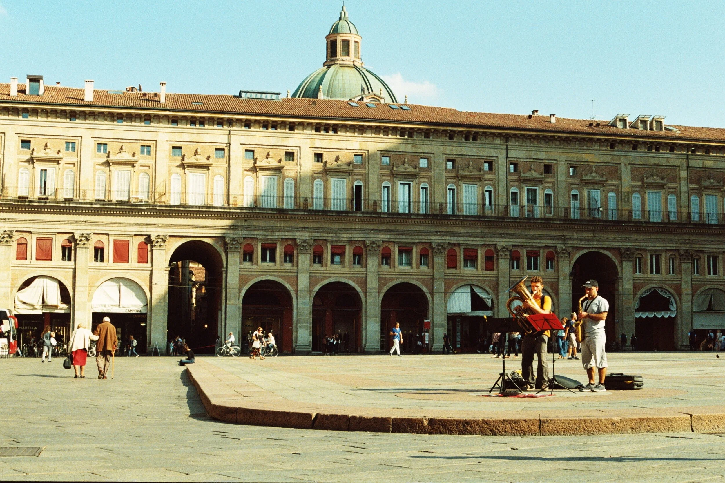 on the streets of bologna.JPG