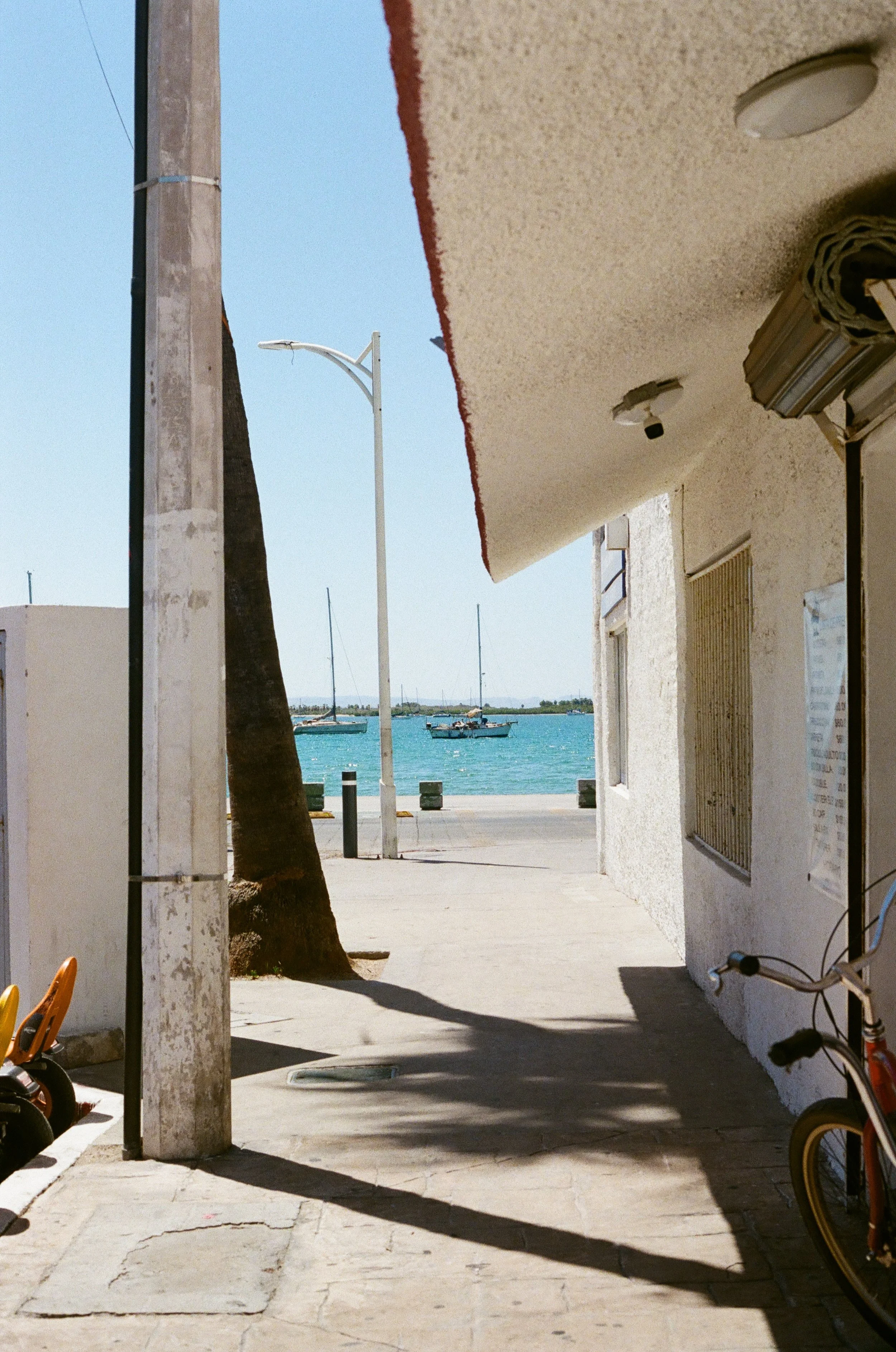 Island town La Paz.jpg