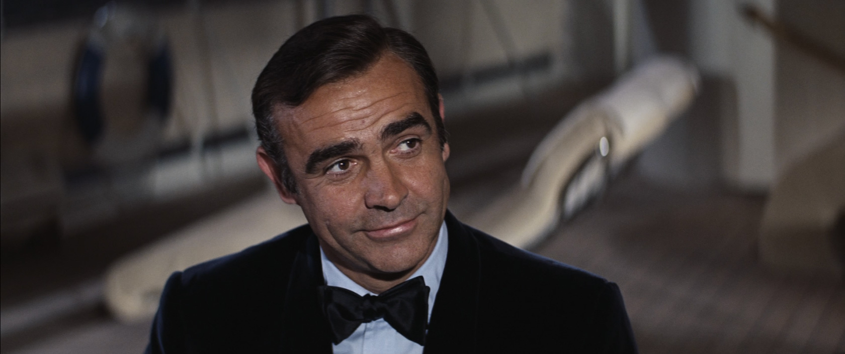Velvet-James-Bond.jpg