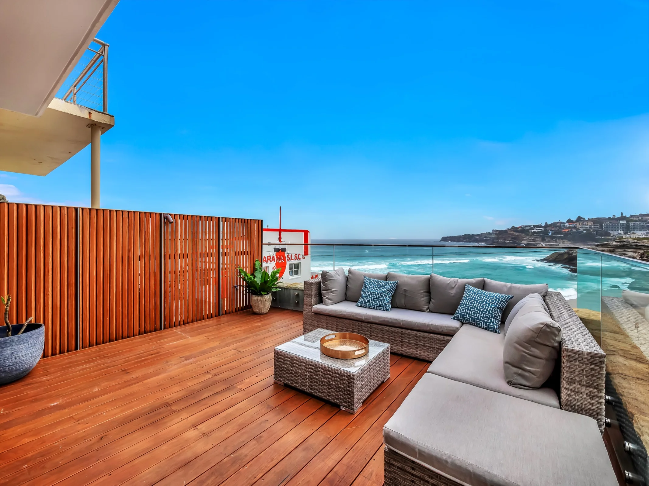 Beachfront Suite Tamarama. Bondi Beach Holiday Homes3.jpg