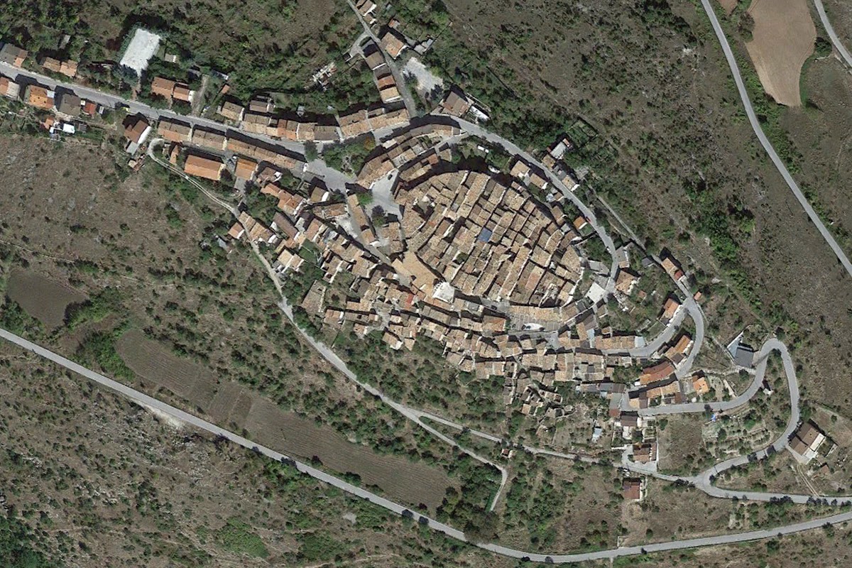 Castelvecchio_Calvisio_Google_01_sm.jpg