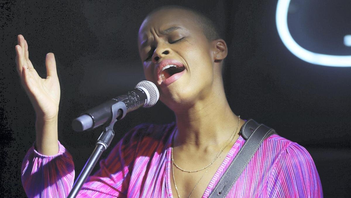 Live at “Q’s Bar &amp; Lounge” Dubai