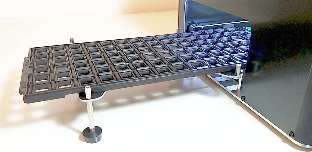 Tray_Holder_002_1024.jpg