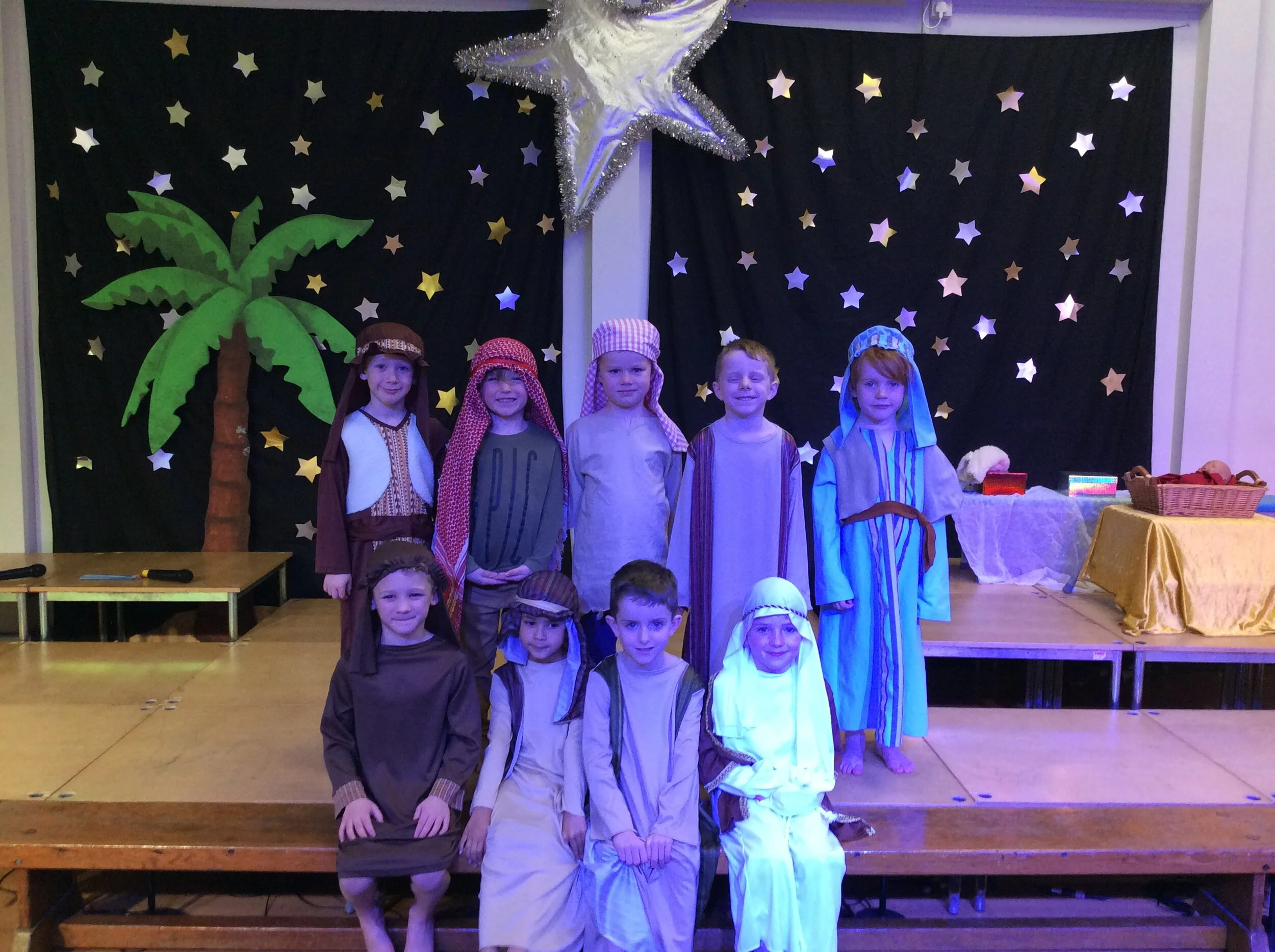 KS1 Nativity - The Inn-spectors 
