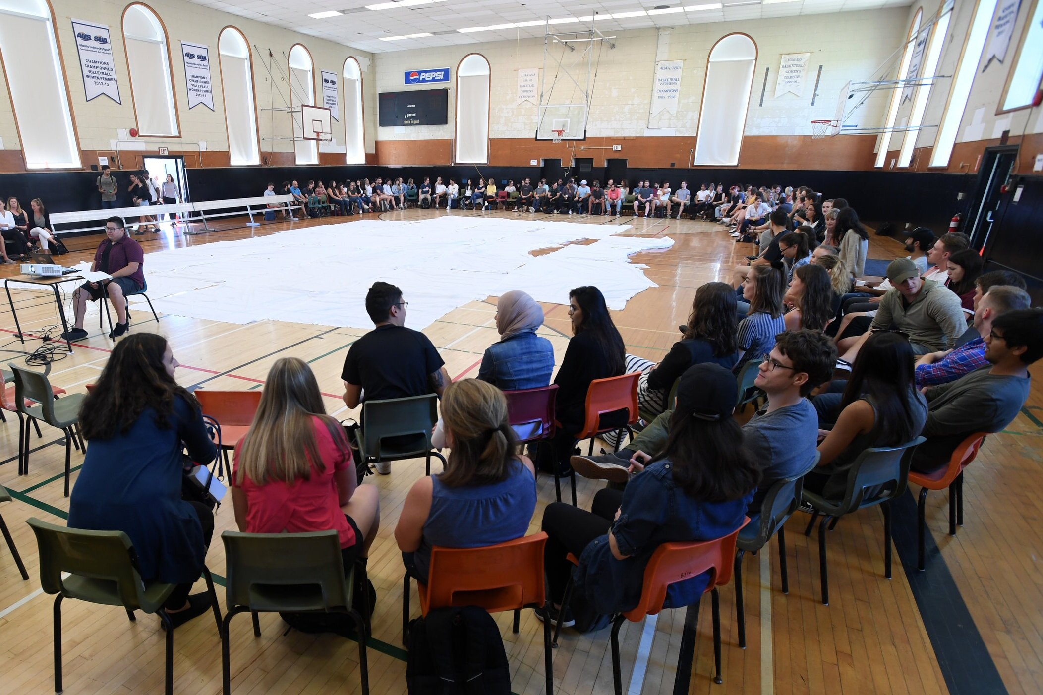  Students and educators at a blanket exercise for  Aboriginal and Indigenous Law in Context , (c) Danny Abriel 2019 