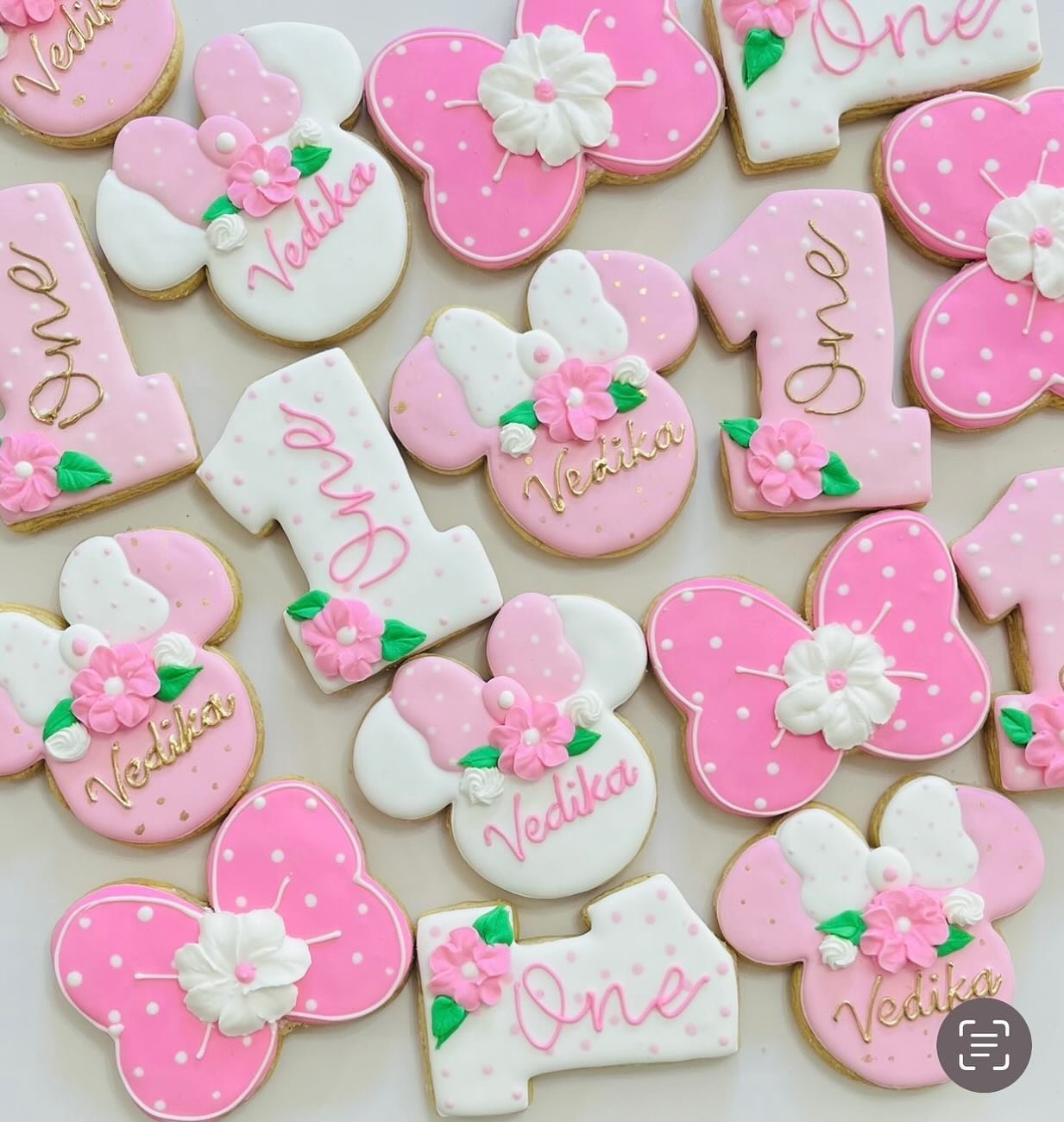 1st birthday 🌸
#1stbirthdaysugarcookies #sugarcookies