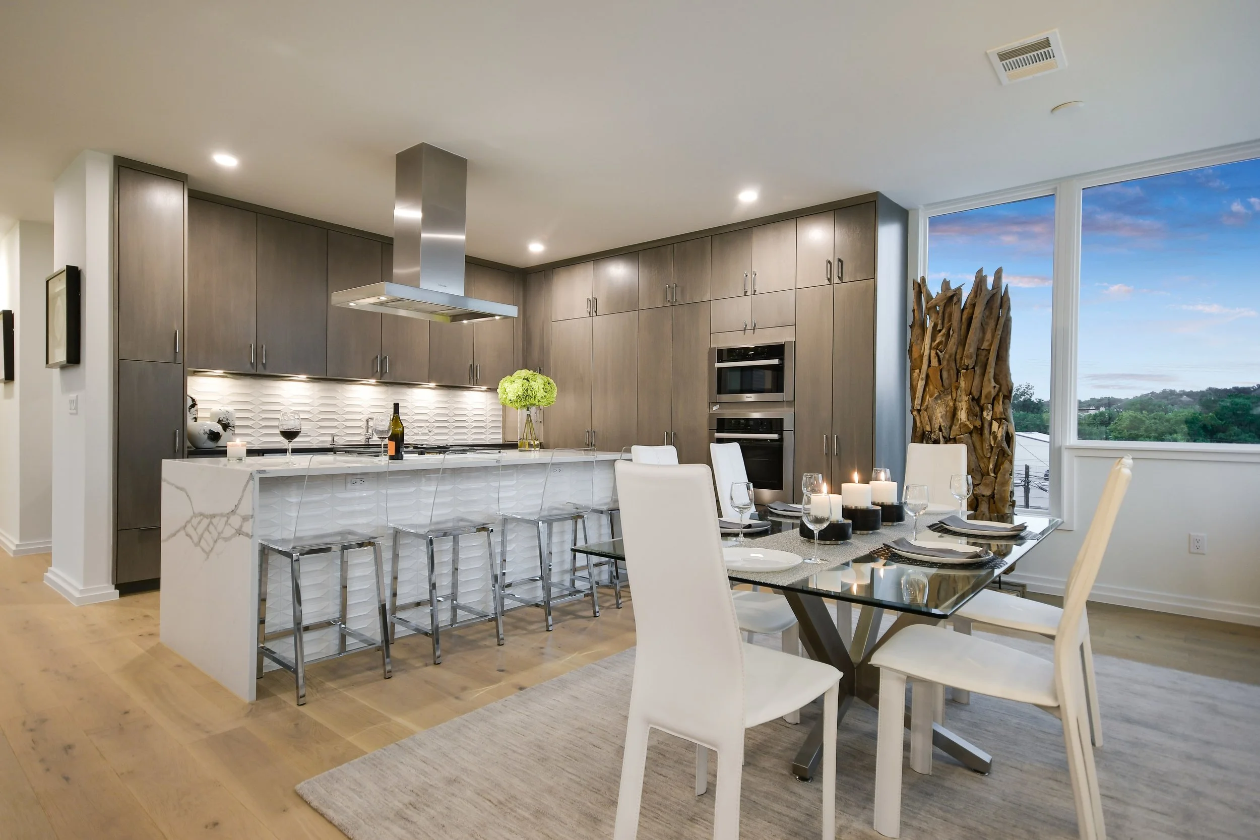 007_Dining-Kitchen-1.jpg