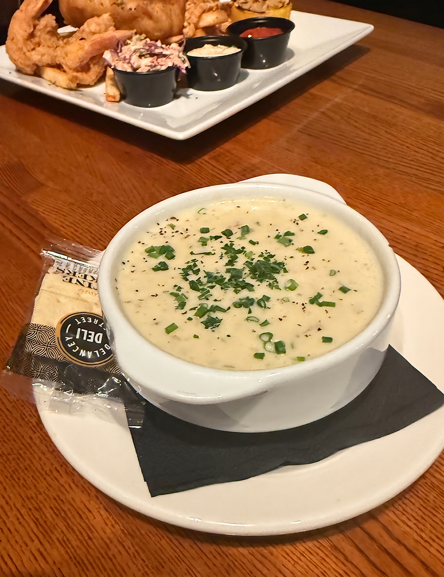 Creamy New England Clam Chowder