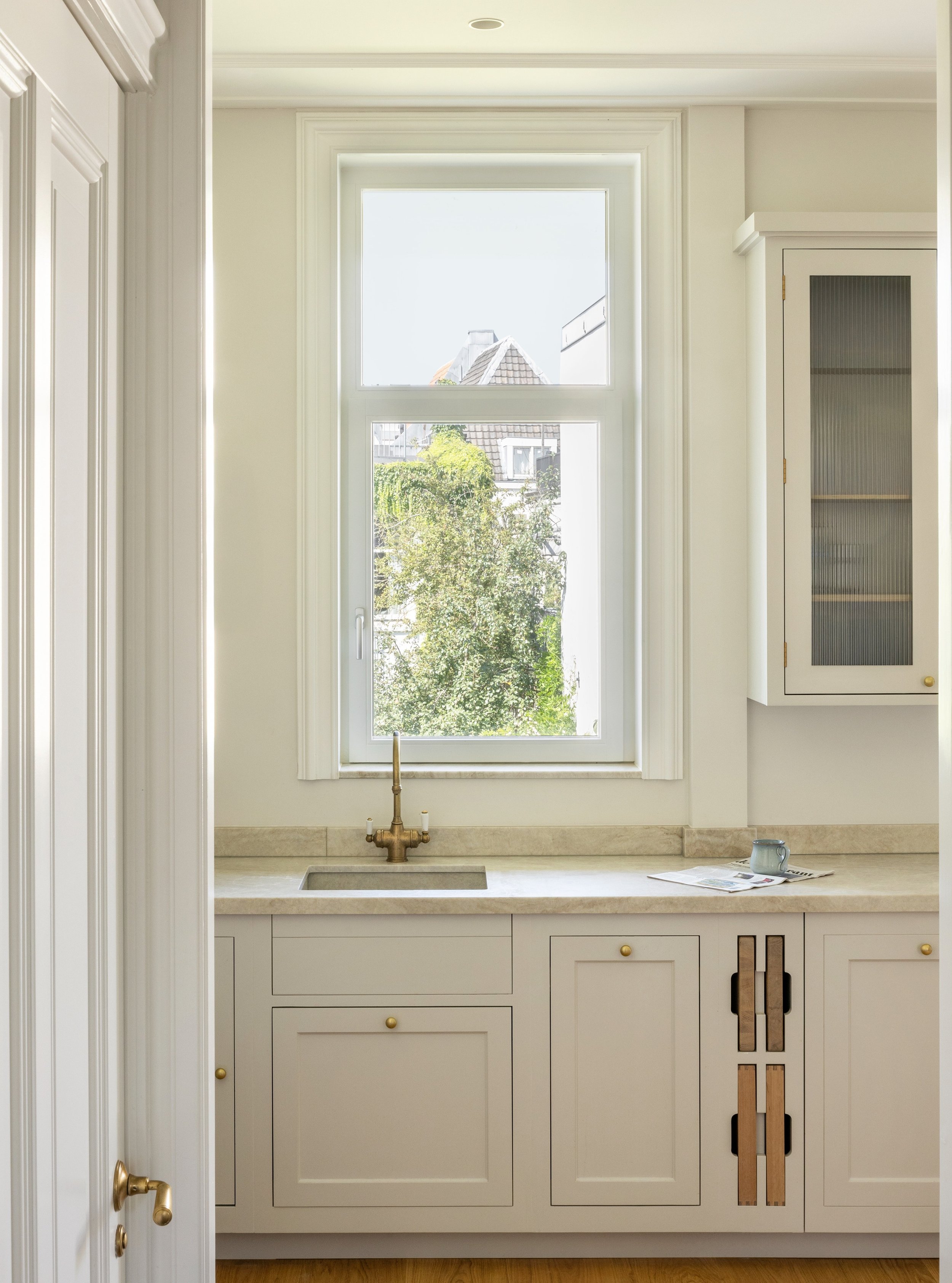 Delighted to share our latest completed project: a full renovation of an apartment in a beautiful 1890 building in the heart of Utrecht.

This one pushed us slightly outside our usual register: our clients wanted something more classical, and we love