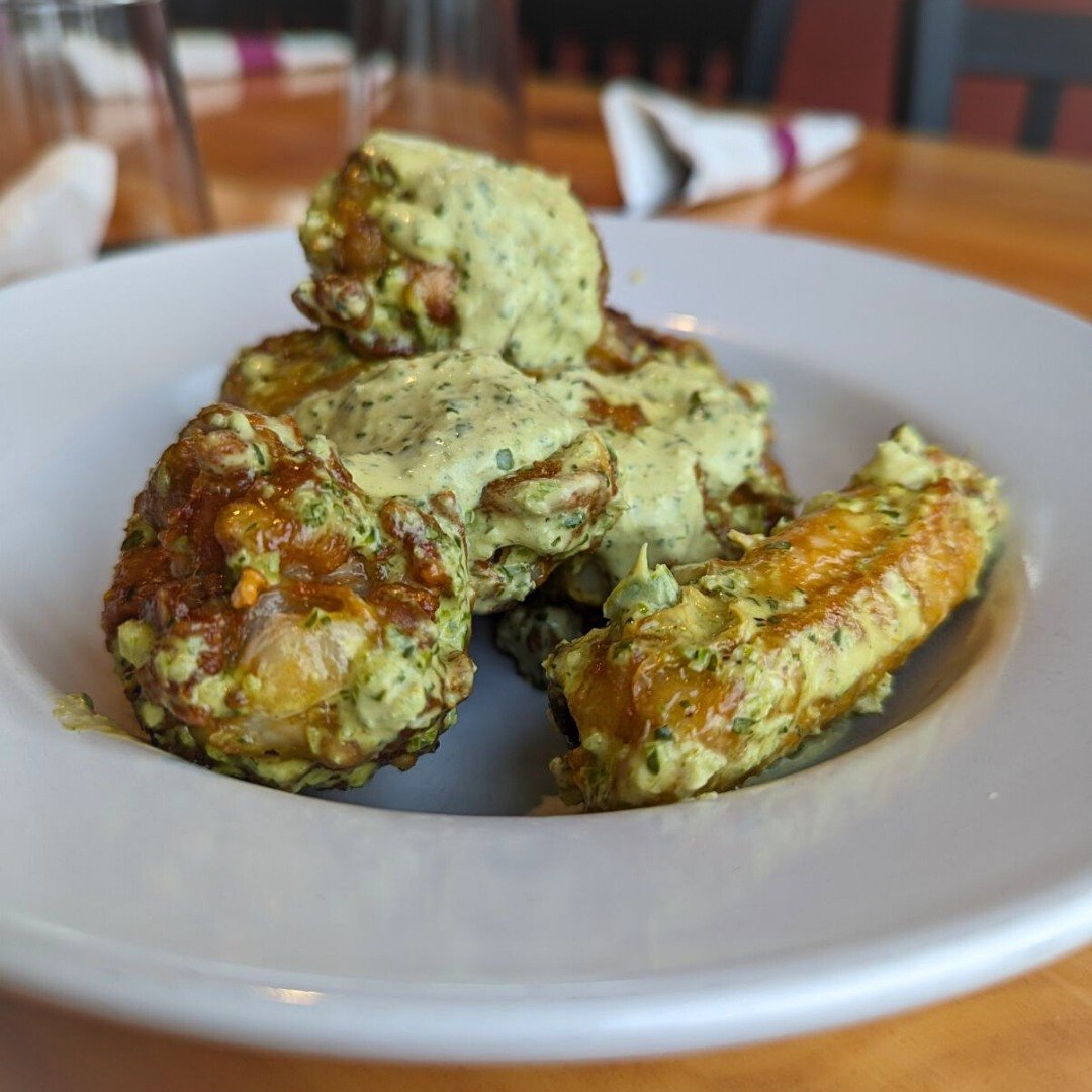 🔔 NEW SPECIAL 🔔
 
~ Inca Wings ~

deep fried chicken wings with creamy, mouth-watering green sauce (aji verde) made with green herbs, lime and jalapenos. Packed full of flavor with a little kick! 😋

| VincitoriApizza.com | (860) 739-3136 | 294 Mai