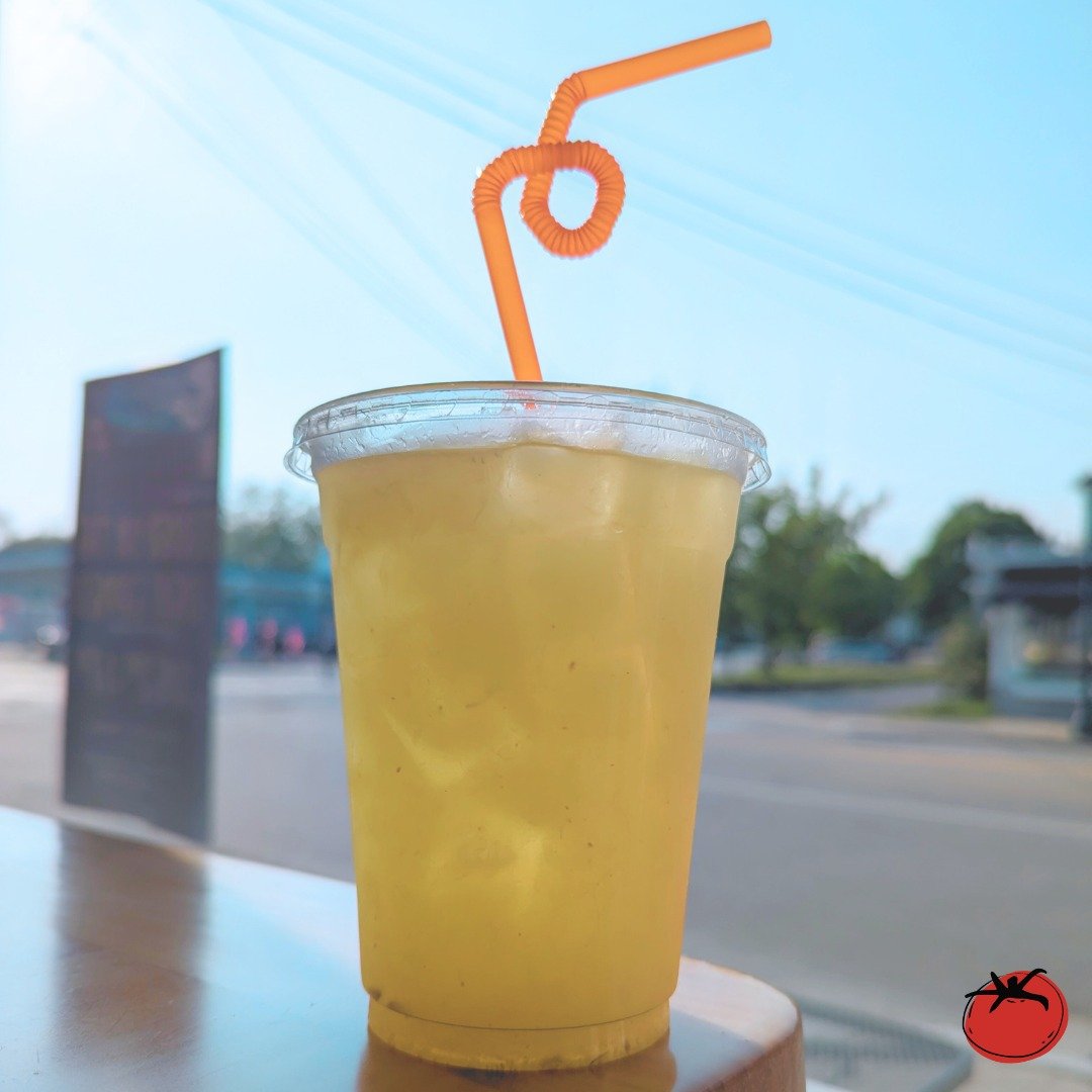 Beat the 💯Heat ~ 🍋Fresh Squeezed Lemonade 🍋 and 🥗 Refreshing Crisp Salads 🥗, plus your favorite 🍕 'Za 🍕

VincitoriApizza.com | 294 Niantic Main St | 860-739-3136

#Heatwave2025 #notjustpizza #nianticmainstreet #ctshoreline