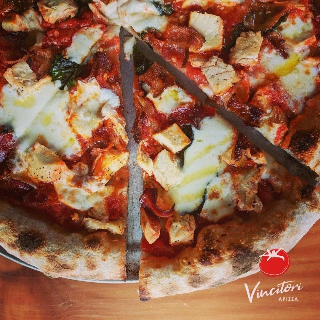 Come warm up with some hot and crispy Pizza! 
🍕🍂🍕🍂🍕🍂🍕🍂🍕🍂🍕🍂
Dine-In * 294 Main St, Niantic
Delivery * VincitoriApizza.com 
Take-out * 860-739-3136