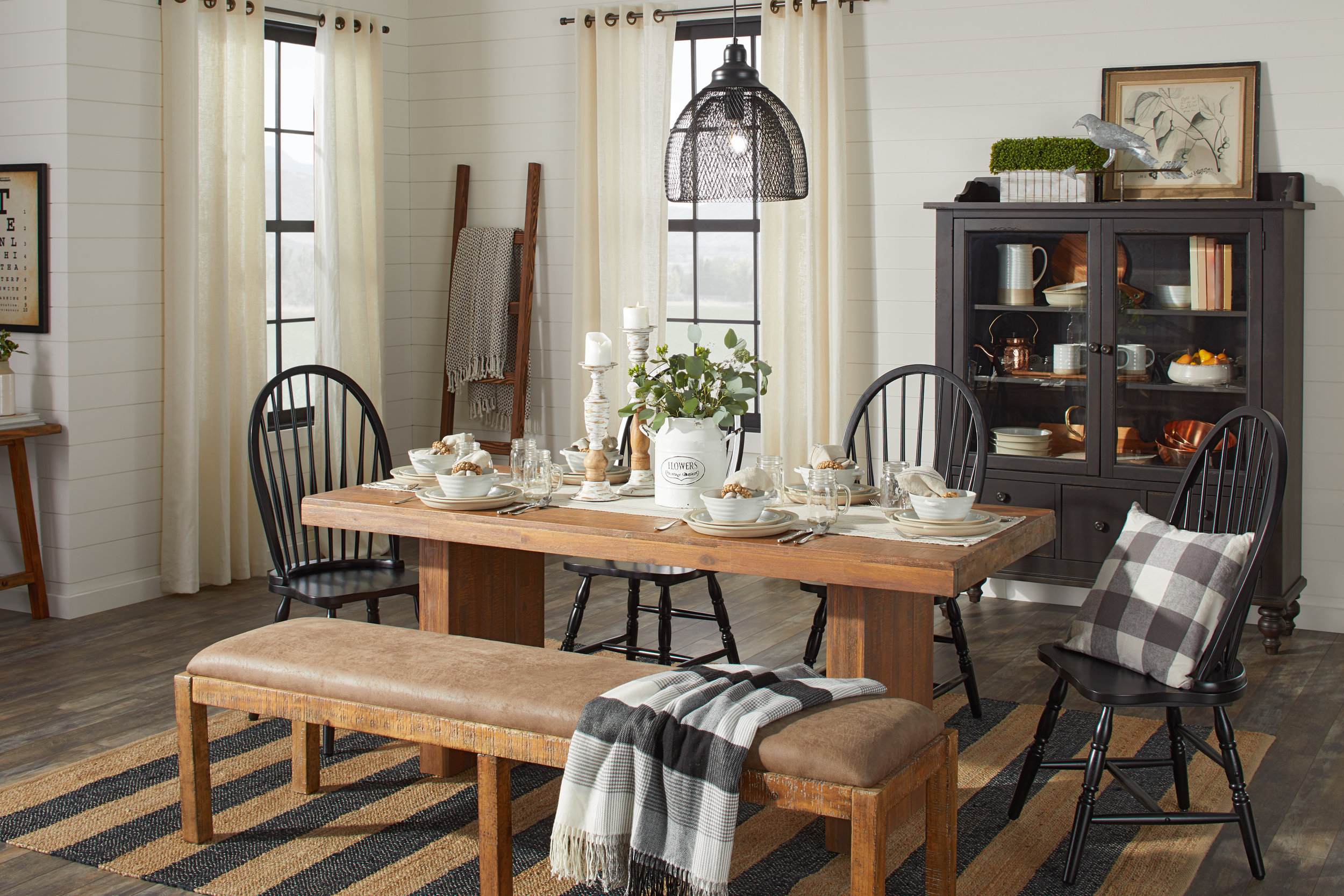 21540-5_Dining_Farmhouse_Plain_A.JPG