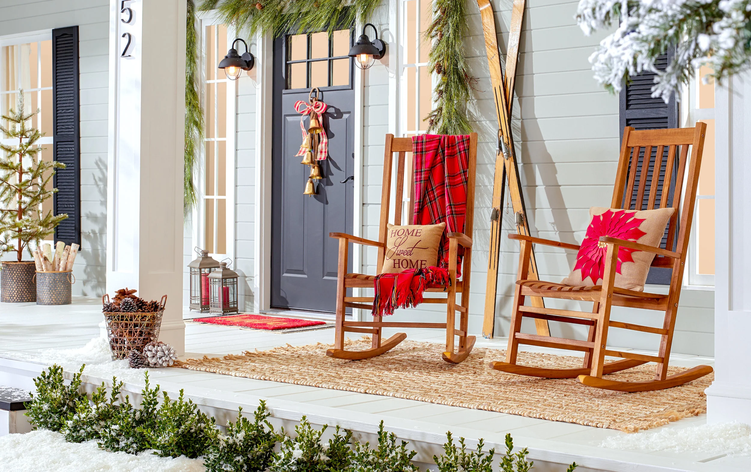 21552-2018_Fall_Porch_XmAs_A.JPG