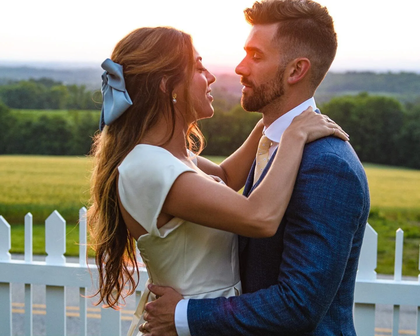 Summer schedule is booking up fast! Can&rsquo;t wait for warmer weather.

#phillywedding #phillyengaged #wedding #fyp #philly