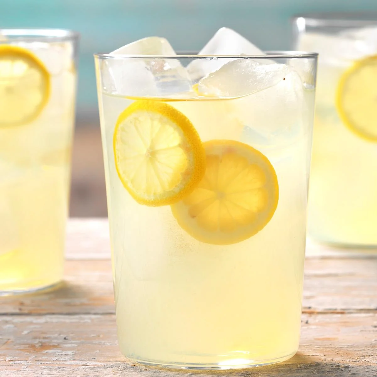Spiked-Lemonade_EXPS_THSUM18_37199_D02_01_8b.jpg