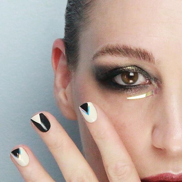 Took these a bit ago... I do so miss doing makeup on other people! 
The @rebeccaminkoff x @impressmanicure nail collection is still inspiring me. The holographic accent instantly reminded me of @face_lace Dazzle Liners. Do your nails inspire your mak