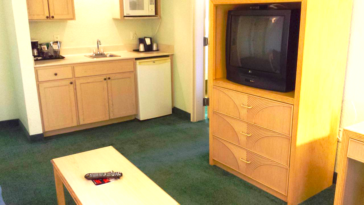 Rooms offer 2-27-inch TV's