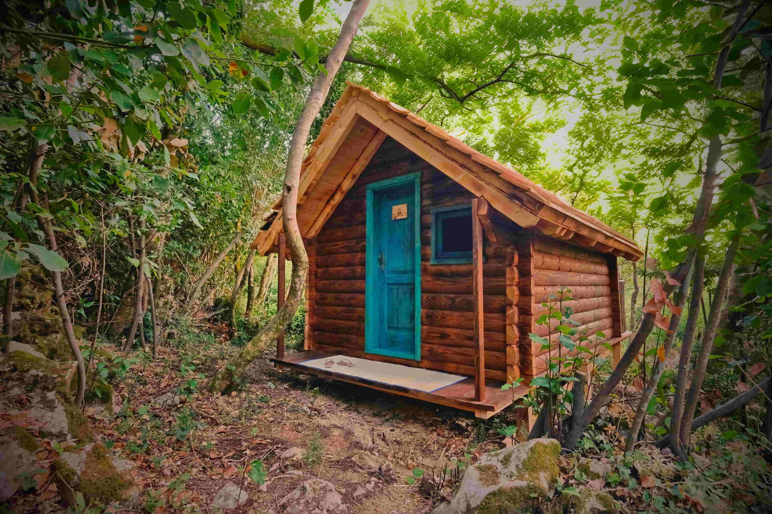 Wooden-cabin-Bungalow.jpg