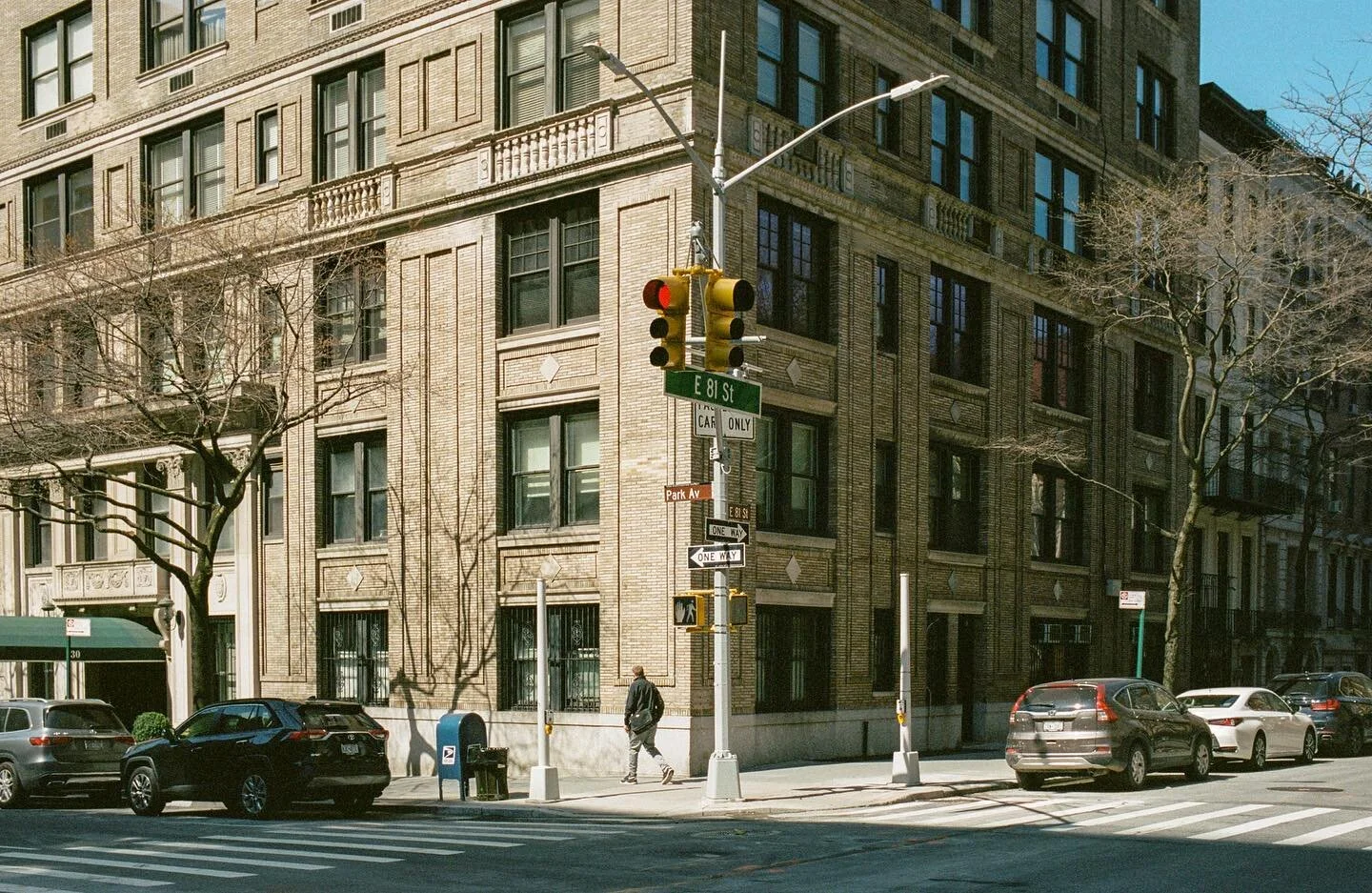 Morning on 81st and Park #nycphotography #analogphotography