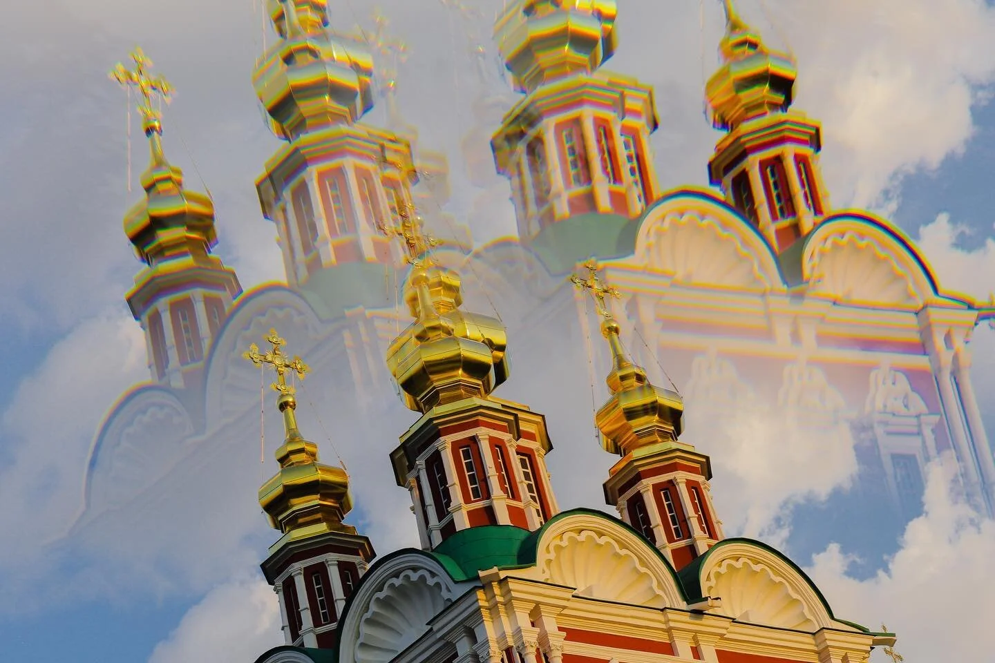 Floating through Midsummer Moscow, as if in a dream ...