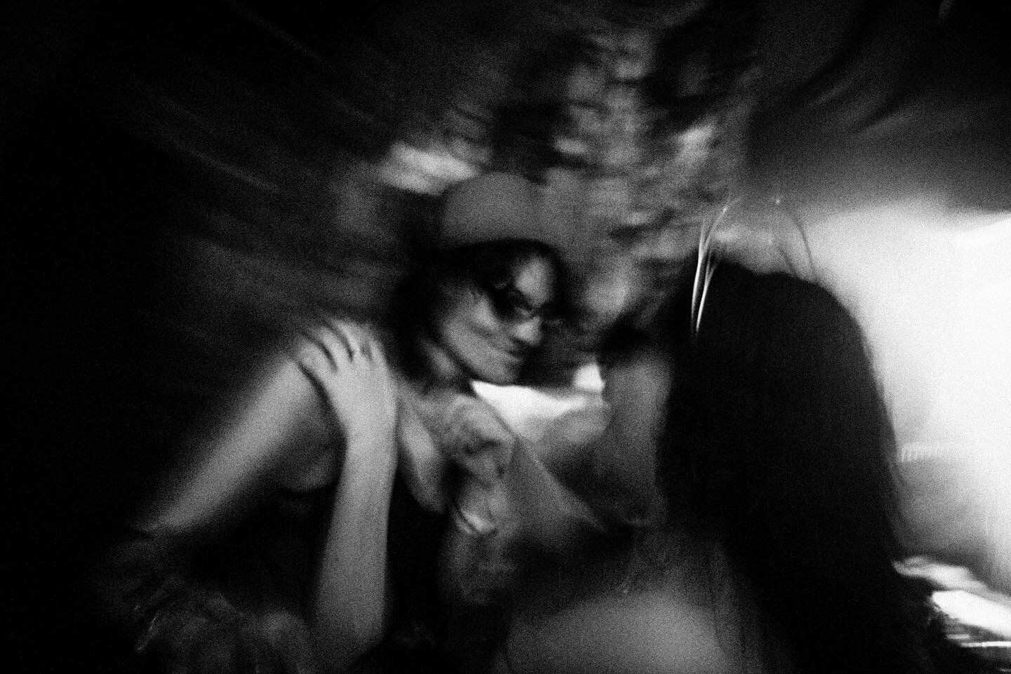 👁️&zwj;🗨️ us in b/w 👁️&zwj;🗨️

🎞️ @andresboterocc