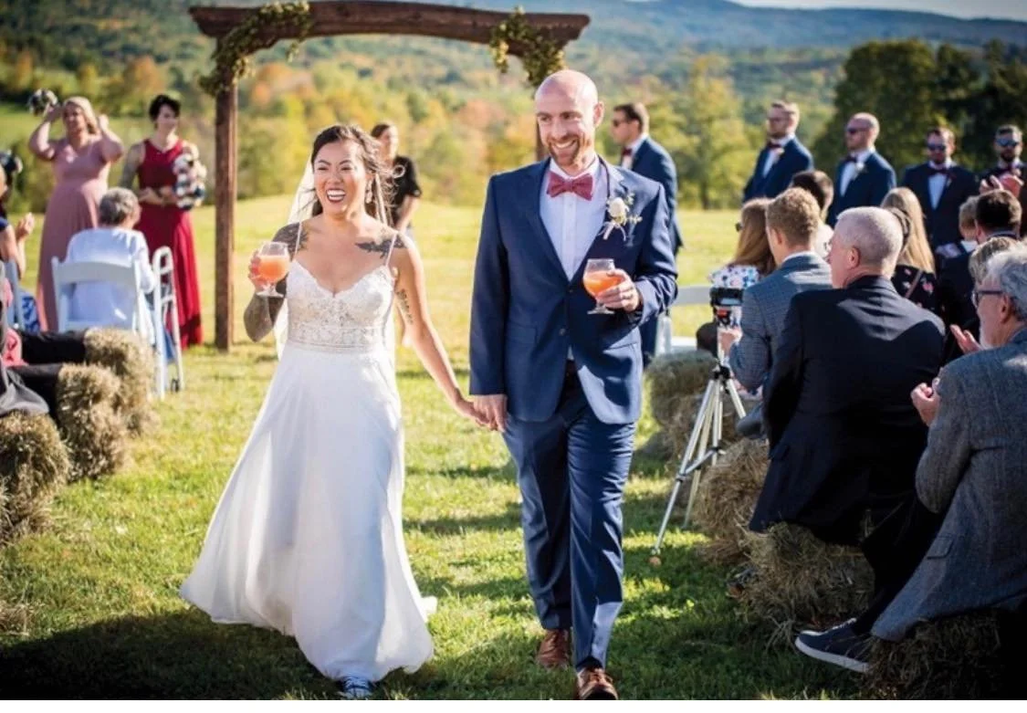 🍂✨ Fall in love on the farm ✨🍂
2026 fall wedding dates still available at S&amp;S Brewery at Sanford Farm.
📩 info@sandsbrewery.com