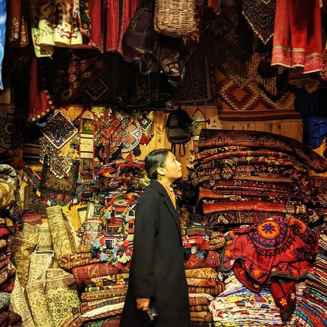 It's that spark, that moment, when I saw myself sorrounded by all my favourite prints, colours and textures -- and in that moment, all I could think of, is to create.
.
.
.
#turkey, #photography #photo #best #tbt #travel #travelphotography #travelgra