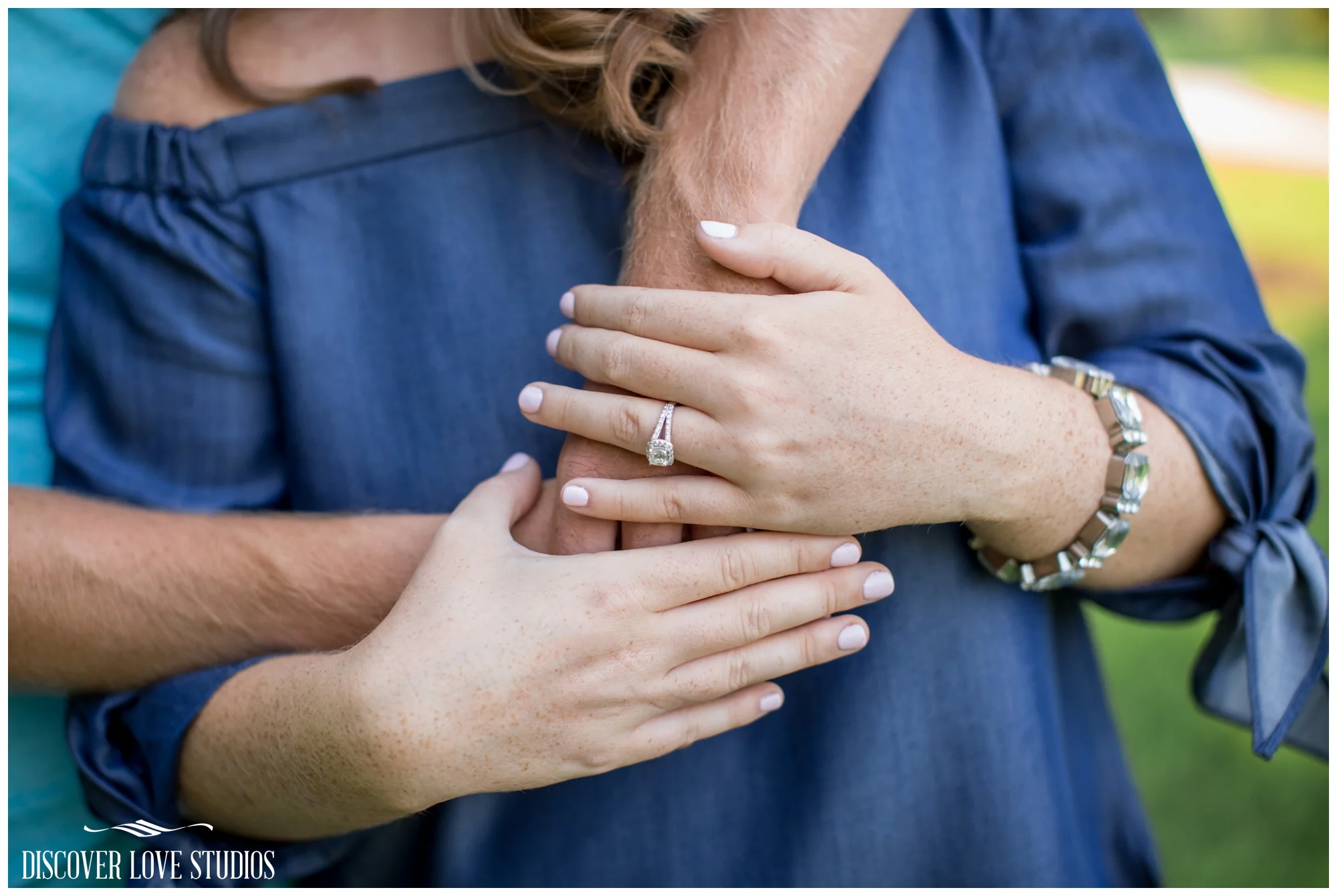 LizzieKodyDairyBarnEngagementSessionFortMillSCDiscoverLoveStudios_0003.jpg