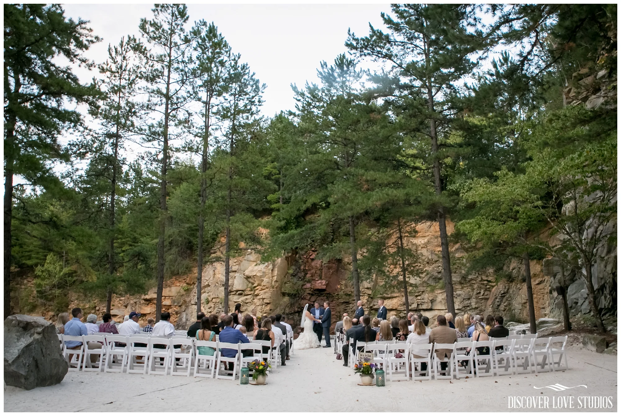 NomiJustinCarriganFarmsWeddingPhotographyDiscoverLoveStudios_0017.jpg