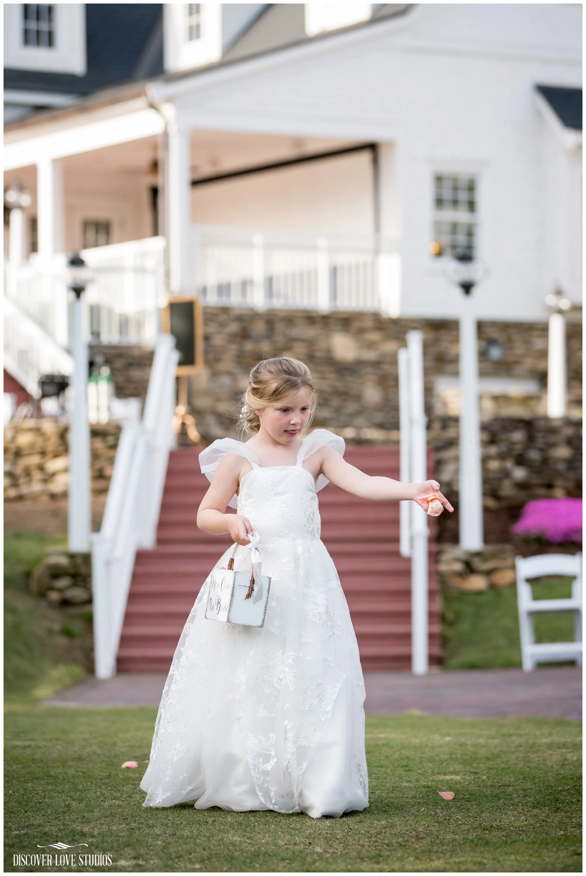 MalloryPatrickTrumpNationalWeddingCharlotteNCMooresvilleDiscoverLoveStudios_0023.jpg