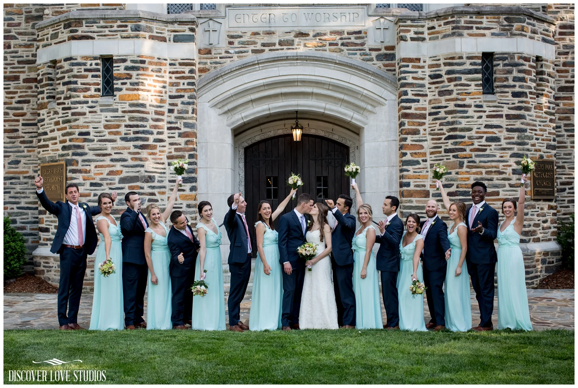 WhitneyWillCharlotteNCWeddingMarriottCityCenterDiscoverLoveStudios_0031.jpg