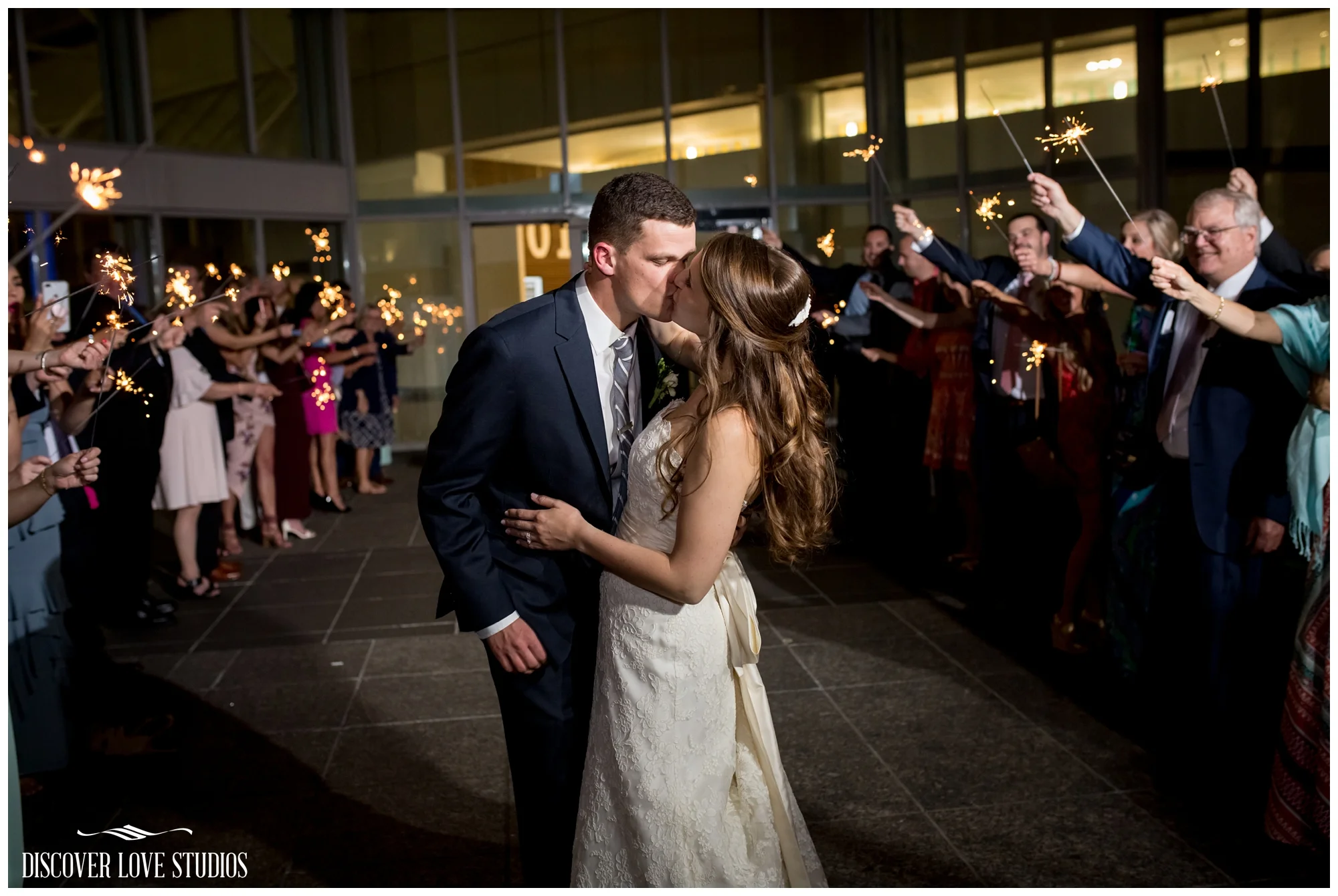 WhitneyWillCharlotteNCWeddingMarriottCityCenterDiscoverLoveStudios_0055.jpg