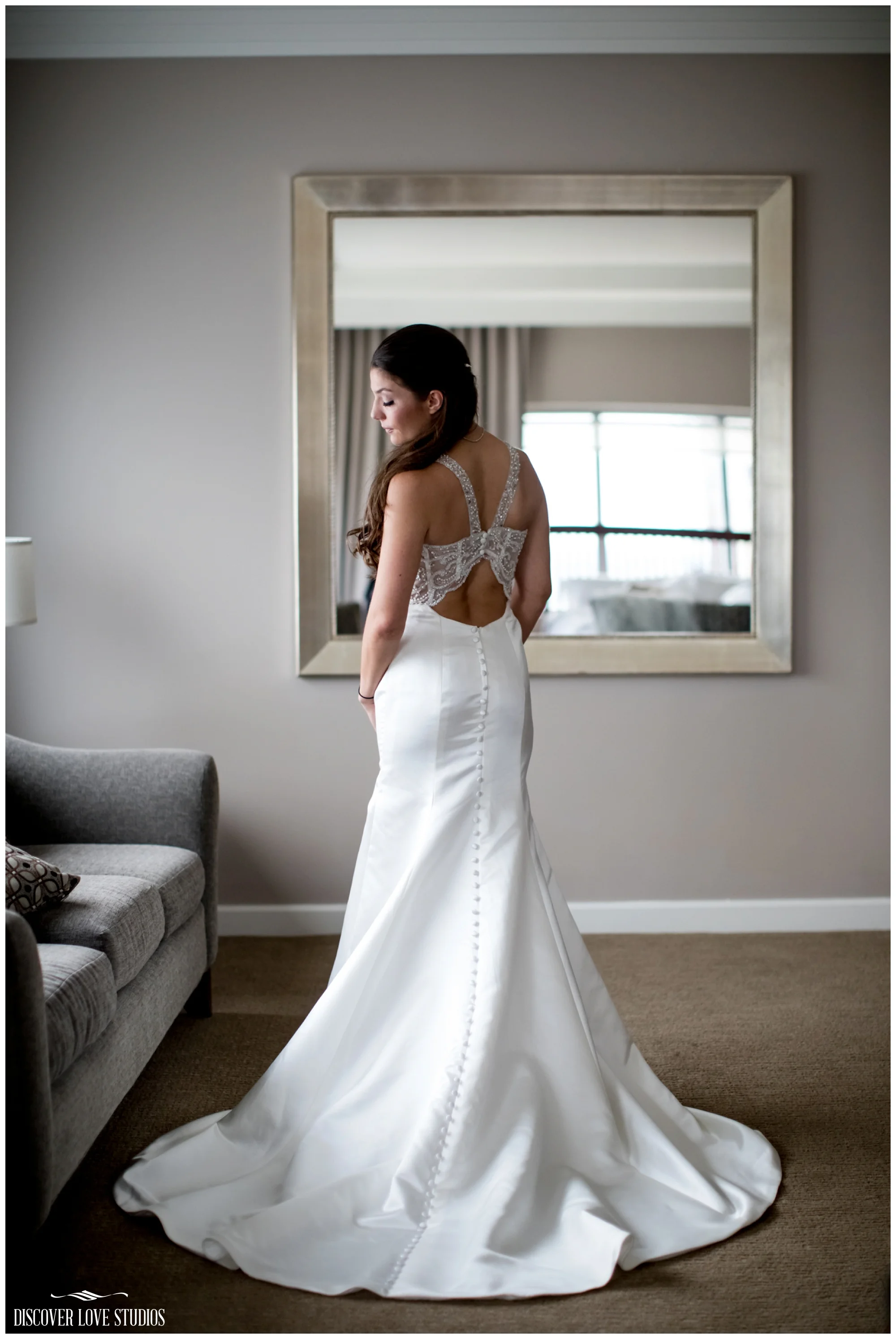 MeghanLeeMintMuseumWeddingCharlotteNCDiscoverLoveStudios_0011.jpg