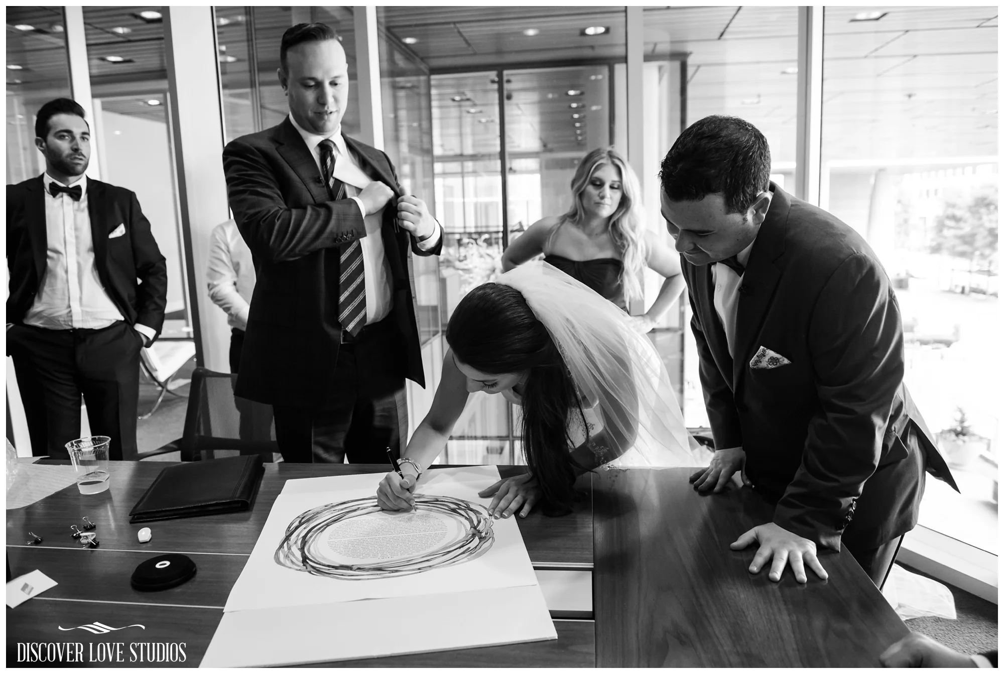MeghanLeeMintMuseumWeddingCharlotteNCDiscoverLoveStudios_0032.jpg