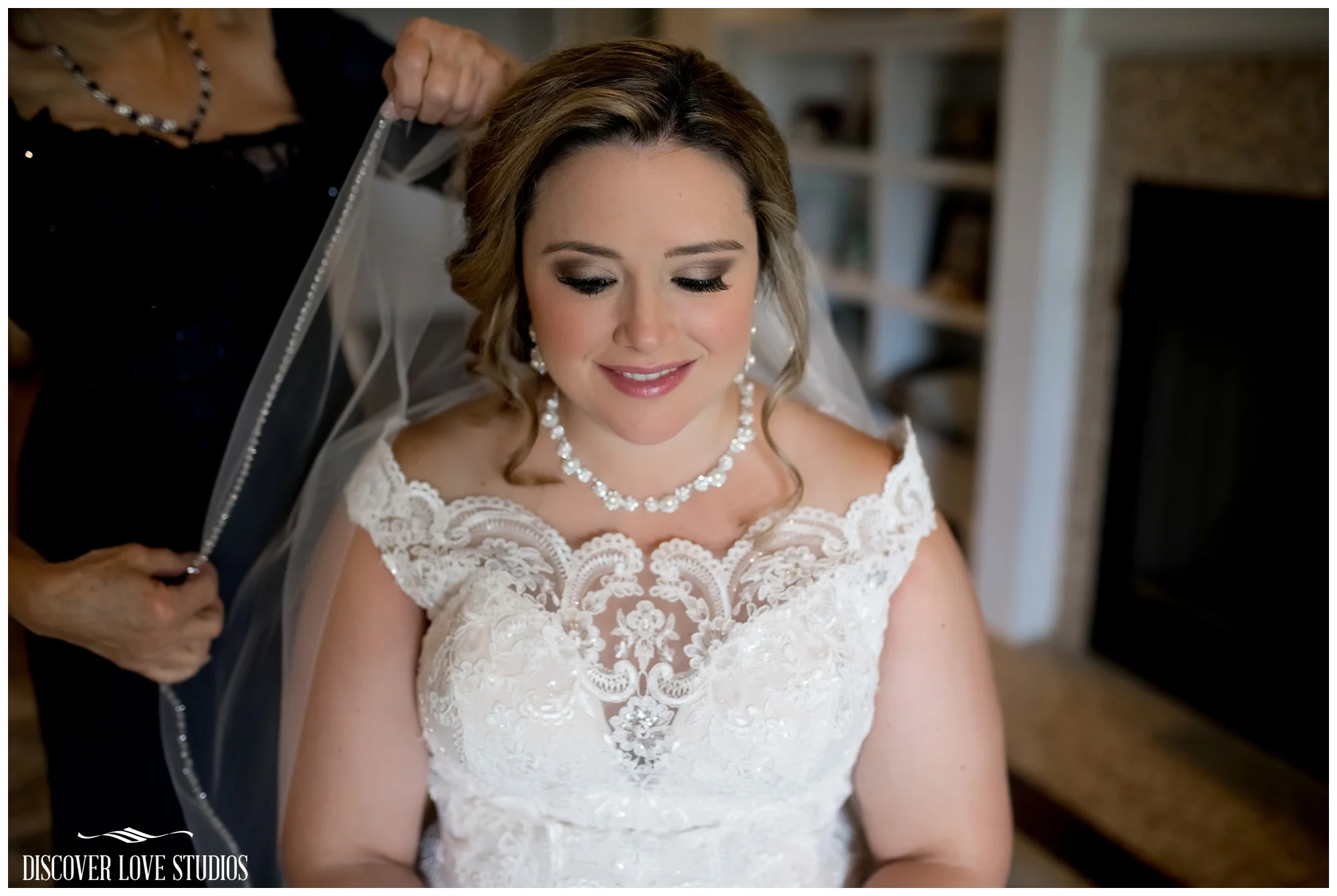 NicoleScottWeddingGrandHallMtHollyNCDiscoverLoveStudios_0010.jpg