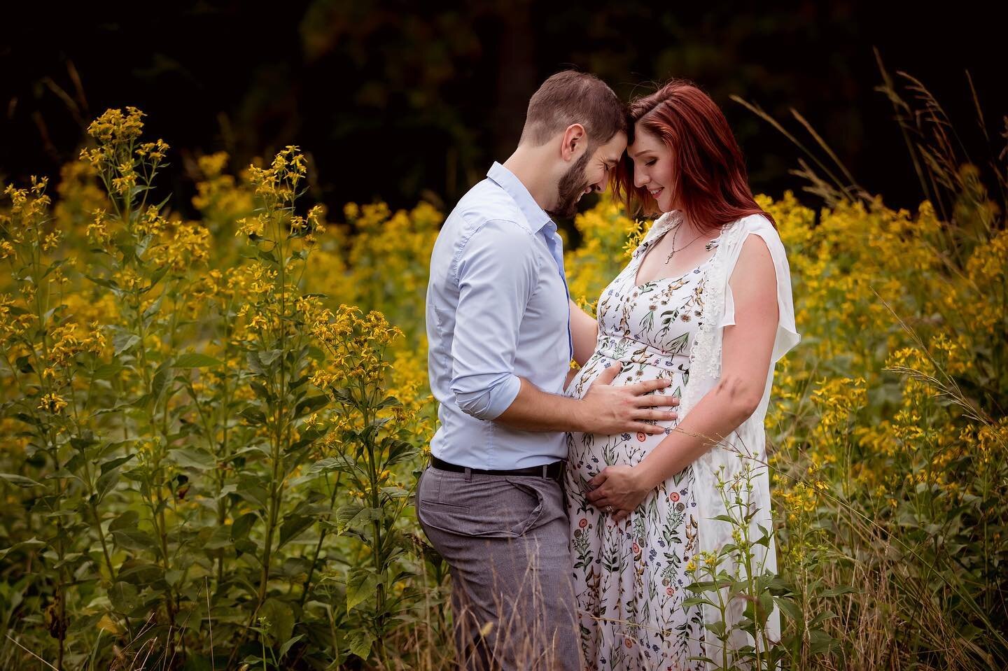 This one is a special one because that&rsquo;s family right there! We&rsquo;re gonna have another nephew in just a couple weeks and we&rsquo;re so anxious to meet him!! @artcuresthesoul @theivyplace 
.
#family #familyphotos #familyphotography  #famil