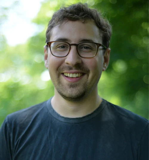 Doshay-Headshot-4-1.jpg