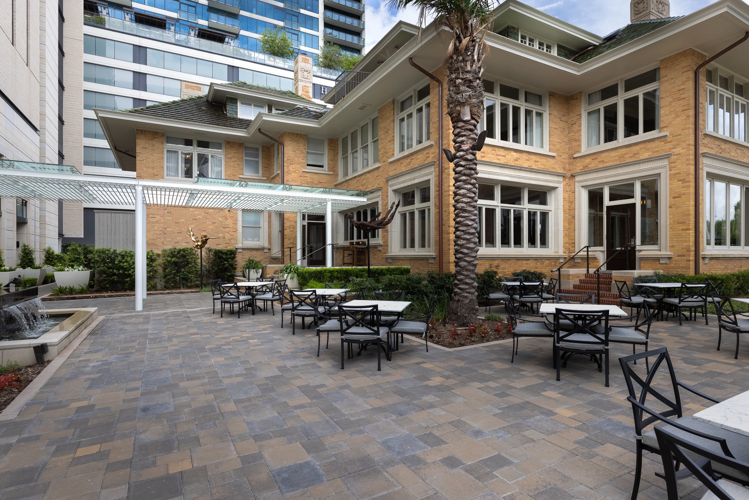 Outdoor Dining in the Sculpture Garden