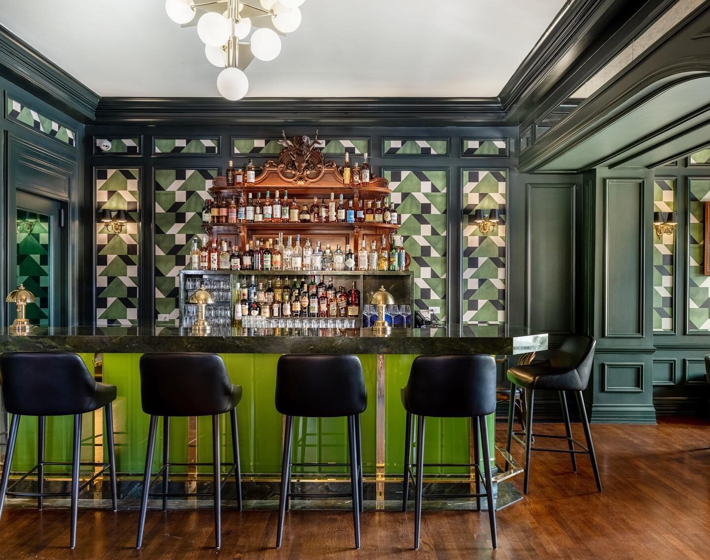 In the ❤️ of our Mansion, you&rsquo;ll find Bar No.3 &mdash;our full-service cocktail bar serving some of the city&rsquo;s most inventive and delicious craft seasonal and classic cocktails. 🍸🍹🥃 Expect exceptional service, delicious food, and unsur