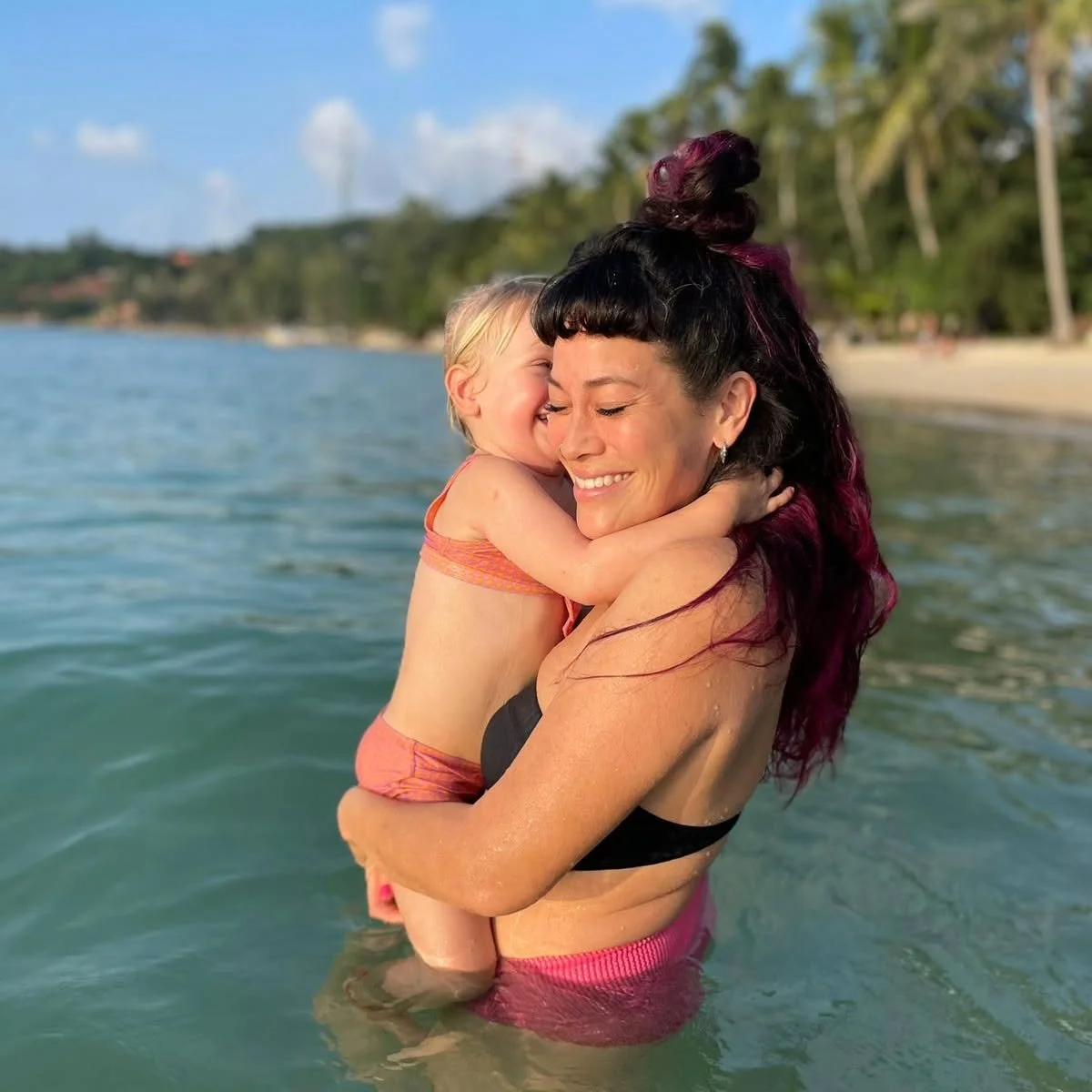💗🥳🧜🏼&zwj;♀️ HAPPY BIRTHDAY, my little baby mermaid Nia 🦄🛼💦 I cant believe I've been your mom for 3 years now 💗😭🌺 Btw HAPPY VALENTINES DAY EVERYBODY 💜💛💚💙🧡🖤💗

📸 @lifeofluuk