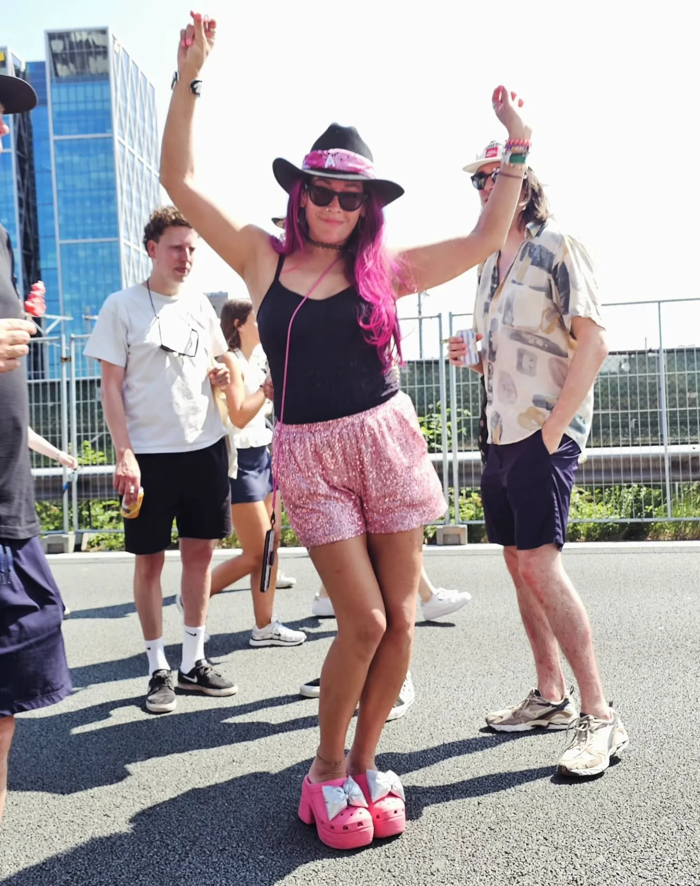 750 YEARS!! HAPPY BIRTHDAY MY BEAUTIFUL ❌❌❌ AMSTERDAM! 🫰🏼⚡🌈
This was LEGENDARY! 🎤☀️🛣️🎙️
@theaiscreamkaraokeshow x @despecialsocialclub
@amsterdam750 

#opdering #amsterdamcity #mokum #amsterdam750 #partyonthehighway