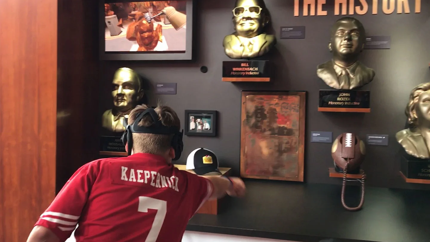 The QB getting his VR warm ups in