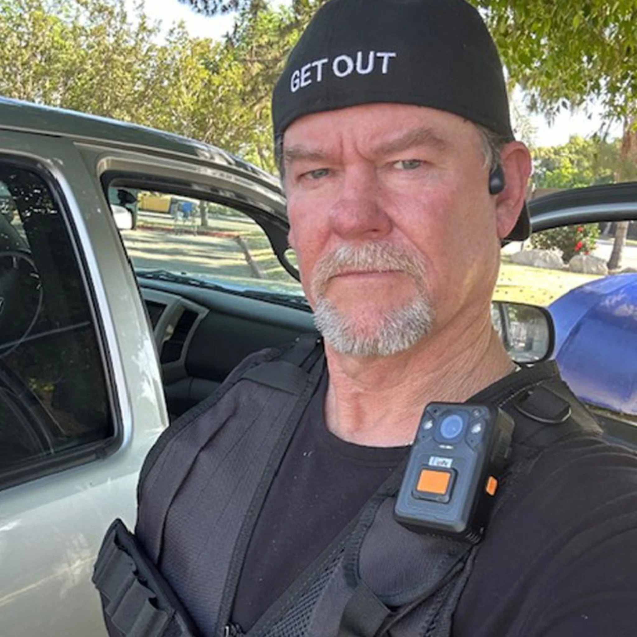 🏠🚨 INTERVIEW SPOTLIGHT: MEET "THE SQUATTER HUNTER" 🚨🏠

Holly King sits down with Flash Shelton, better known nationwide as "The Squatter Hunter," star of A&amp;E's hit docuseries Squatters and host of Outside The Box with Flas