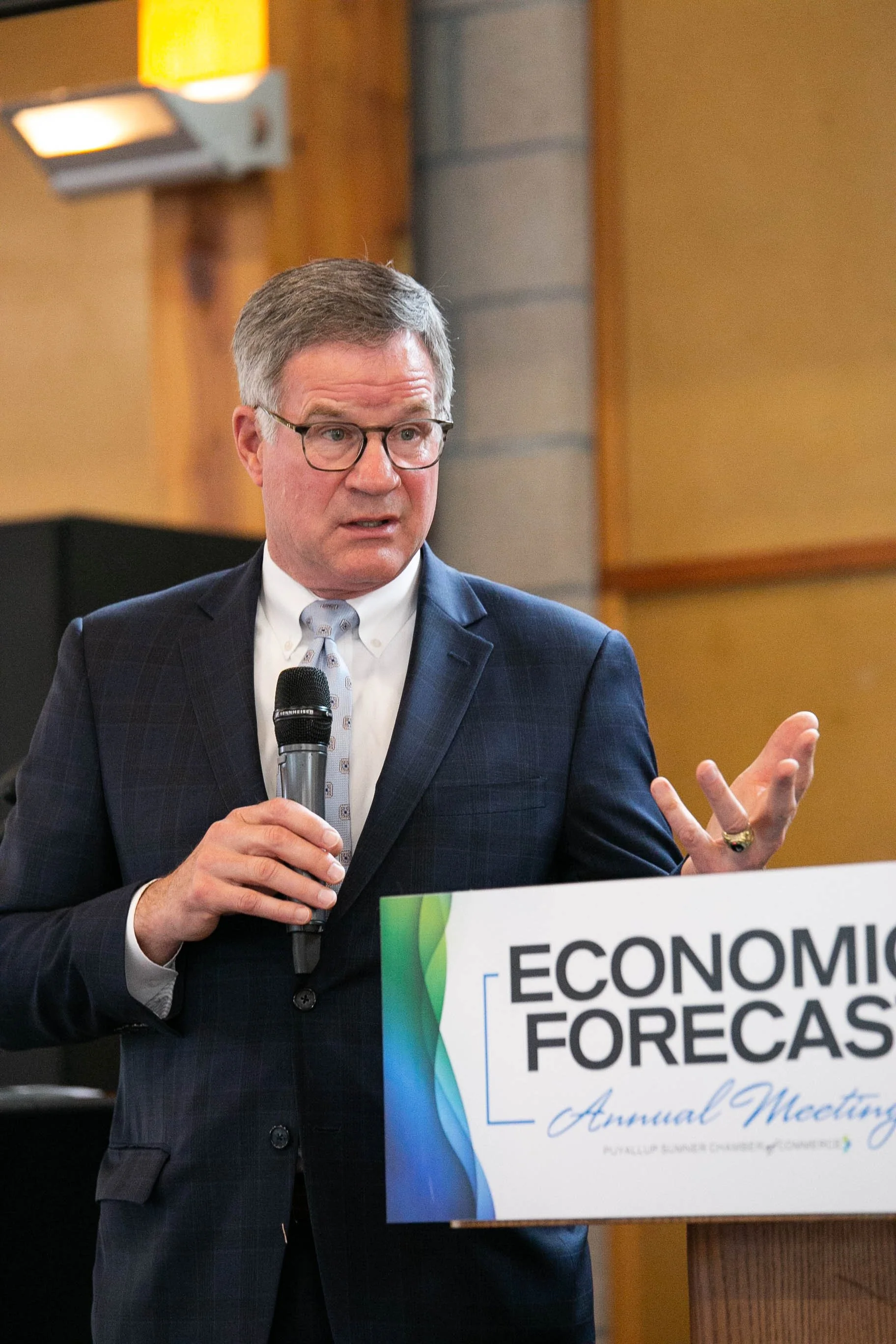 Economic-Forecast-May2022_8216.jpg