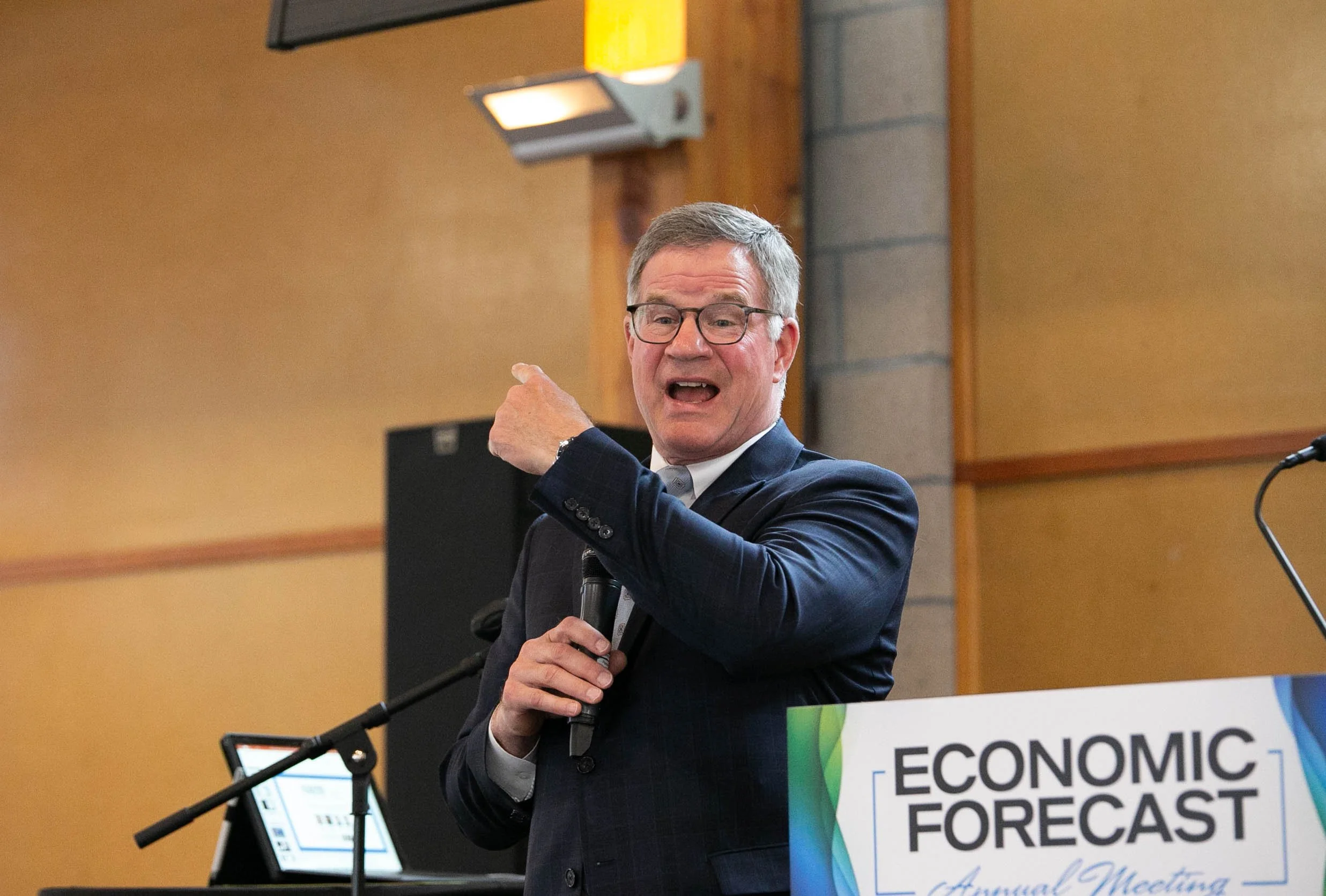 Economic-Forecast-May2022_8217.jpg