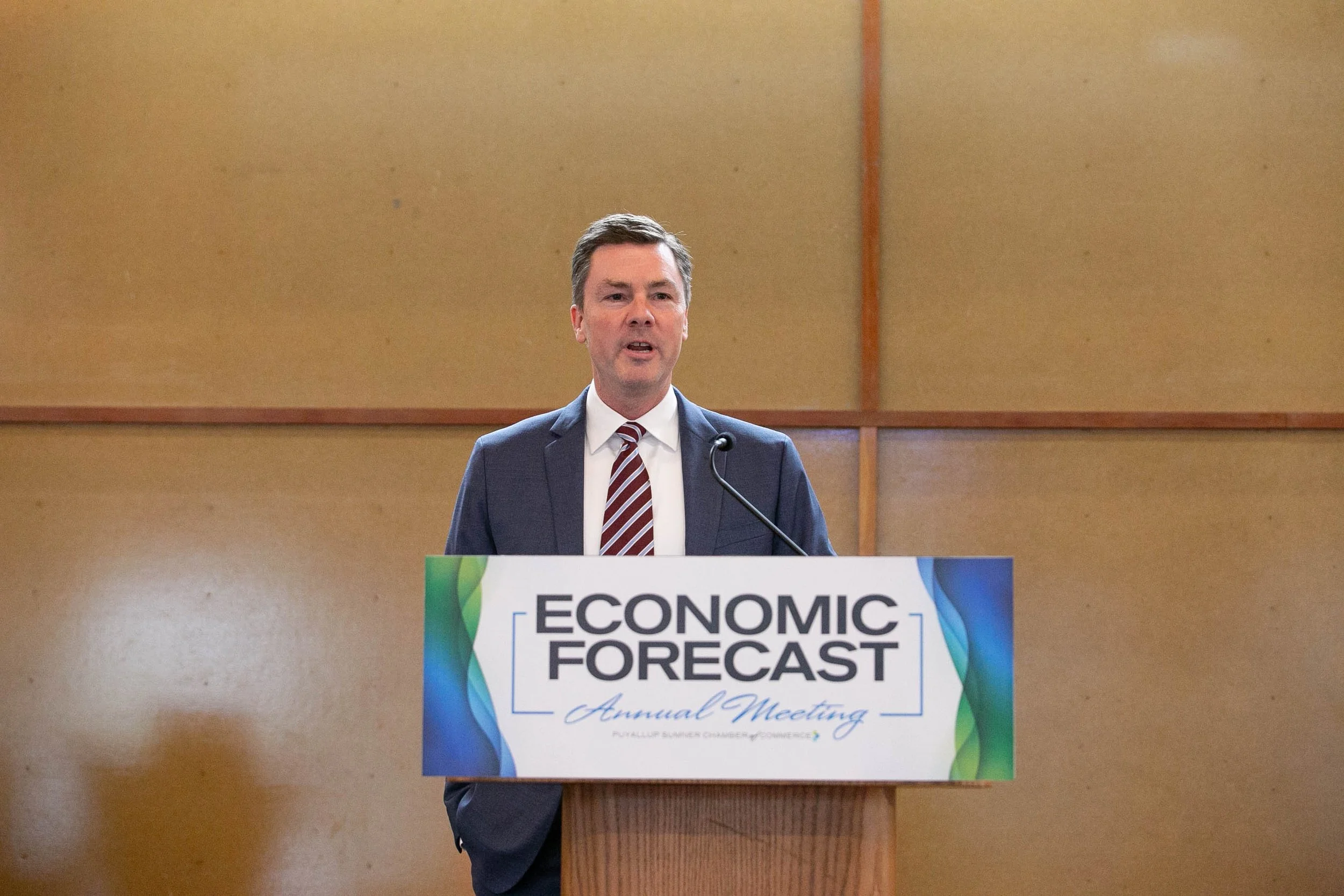 Economic-Forecast-May2022_8306.jpg